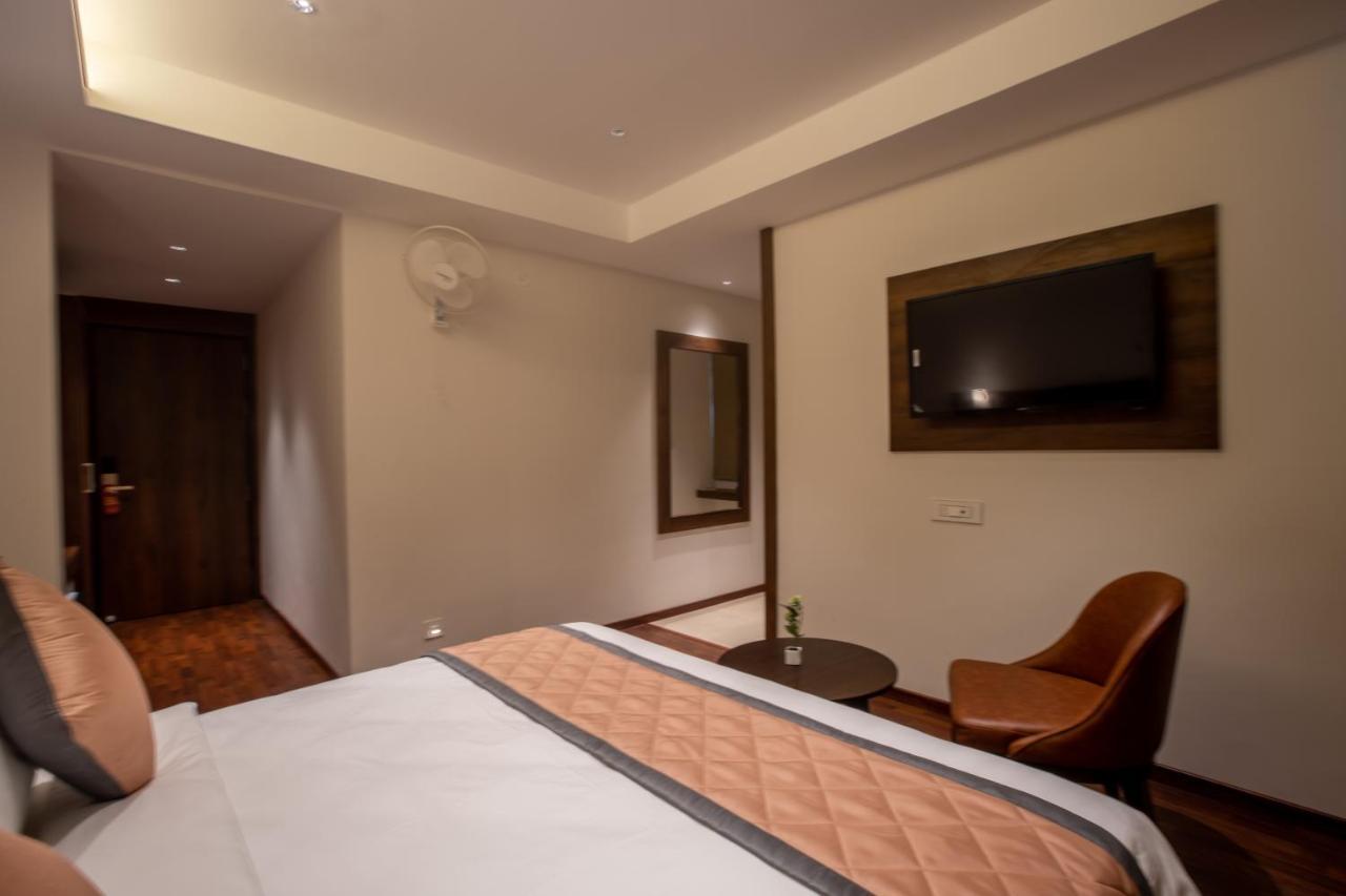 Golden Fortune Inn Hotel บังกาลอร์ ภายนอก รูปภาพ