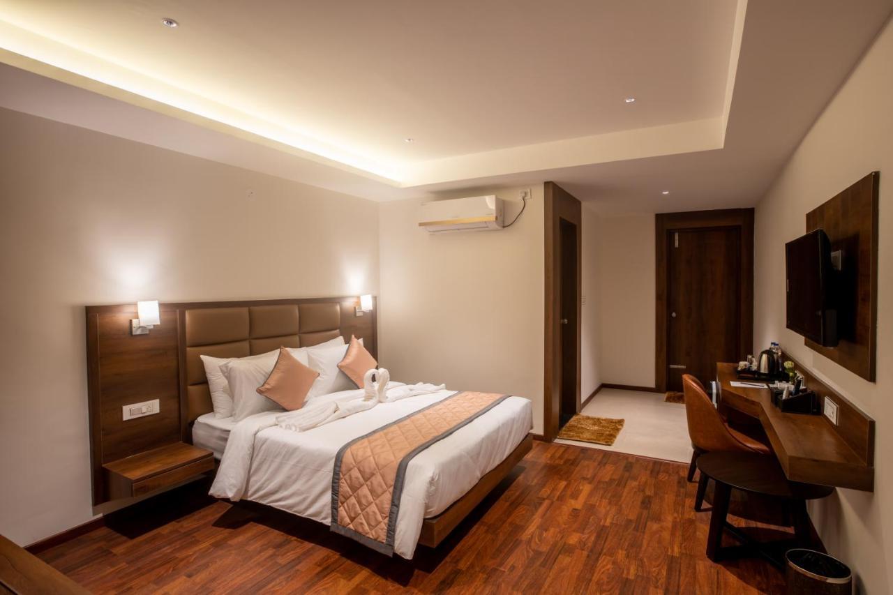 Golden Fortune Inn Hotel บังกาลอร์ ภายนอก รูปภาพ