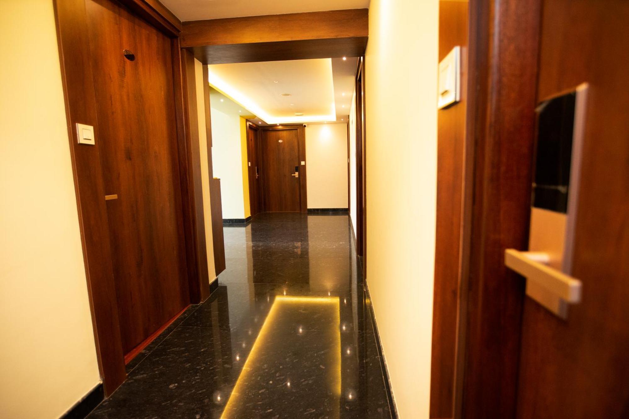 Golden Fortune Inn Hotel บังกาลอร์ ภายนอก รูปภาพ