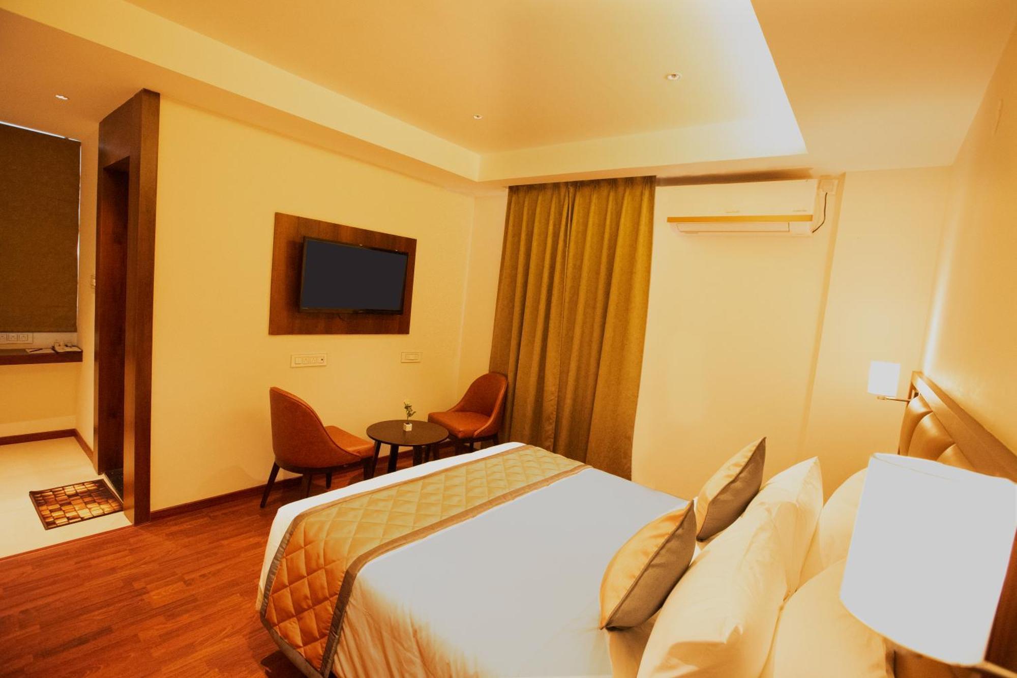 Golden Fortune Inn Hotel บังกาลอร์ ภายนอก รูปภาพ