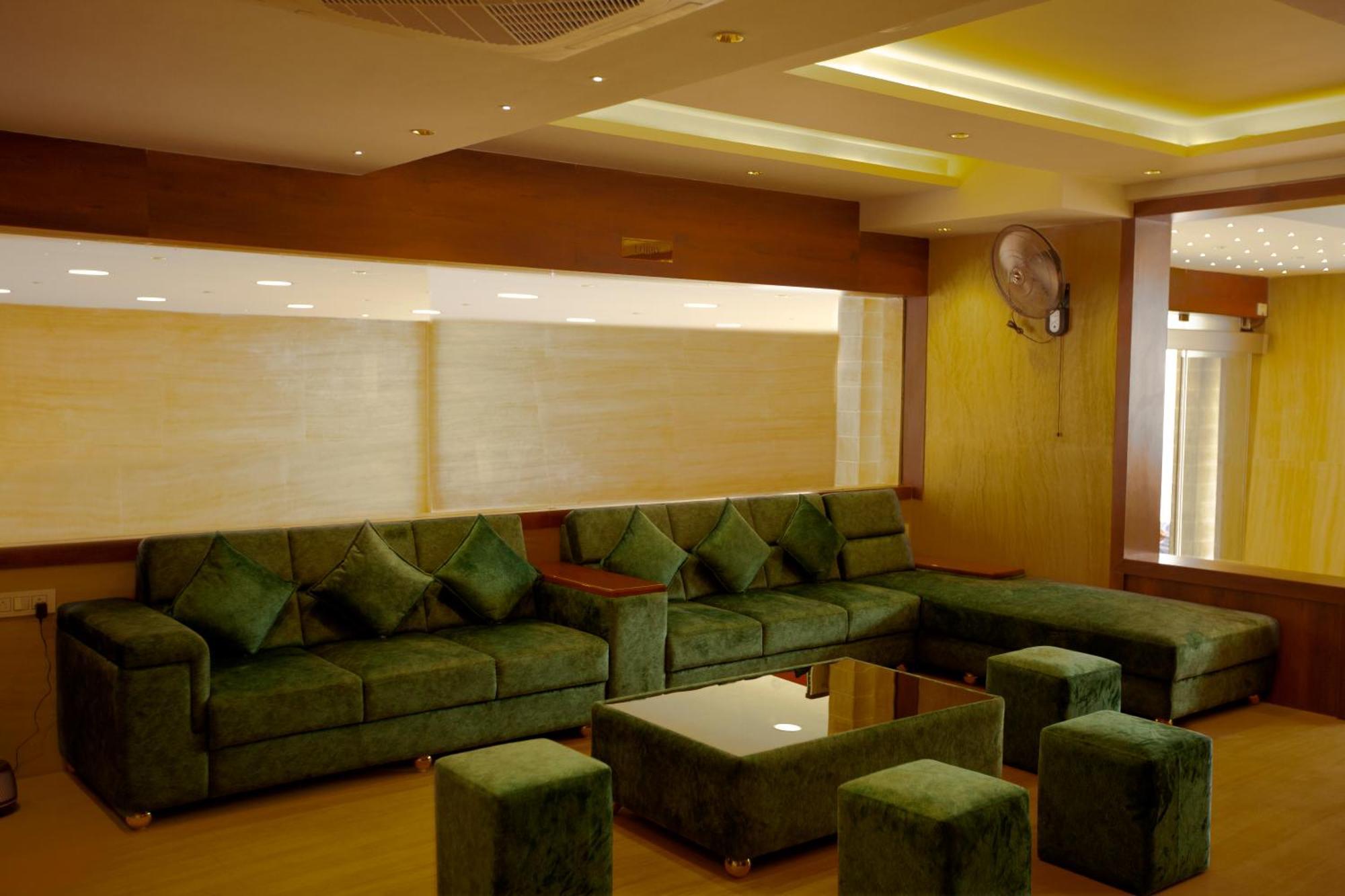 Golden Fortune Inn Hotel บังกาลอร์ ภายนอก รูปภาพ