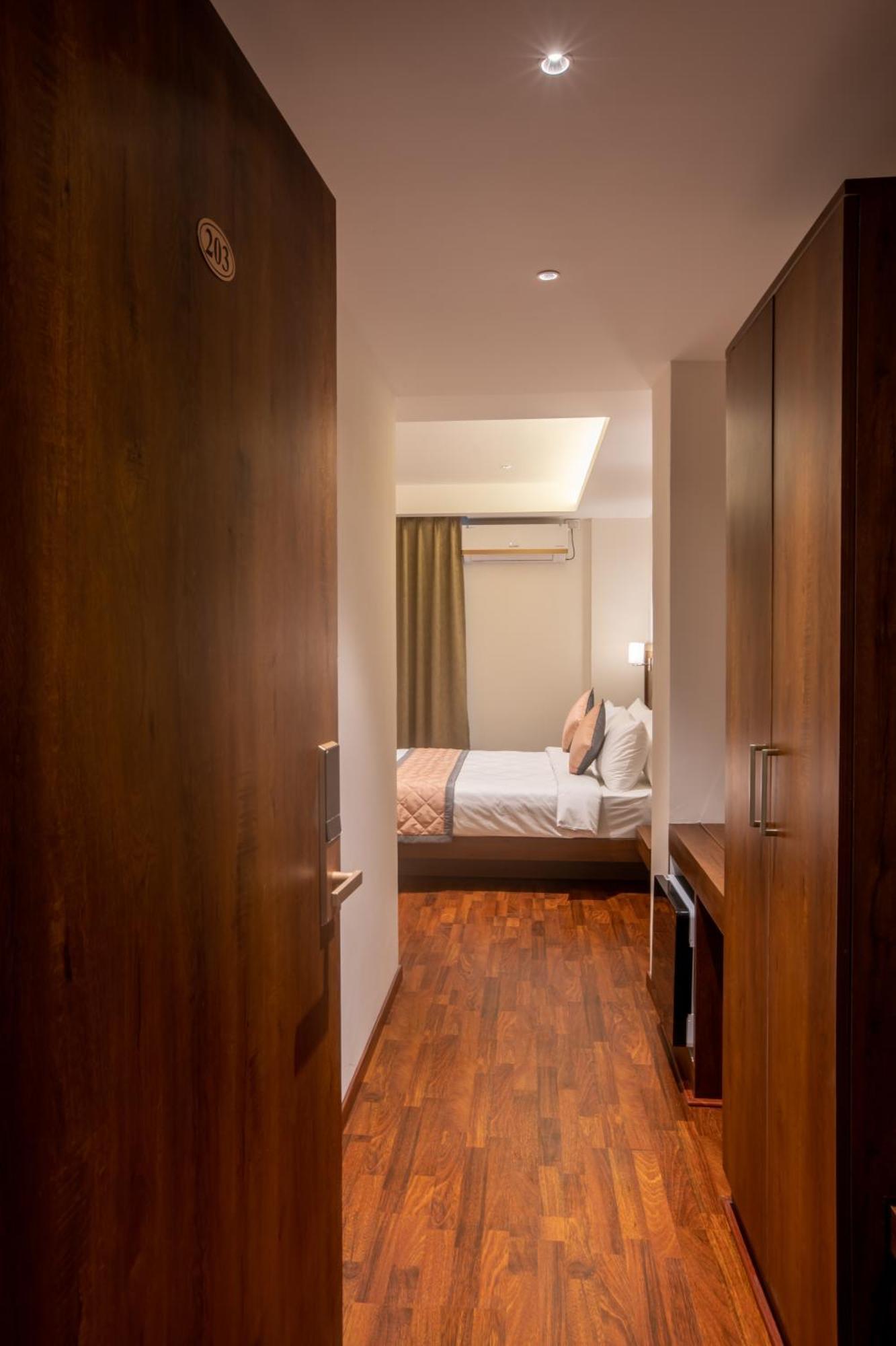 Golden Fortune Inn Hotel บังกาลอร์ ภายนอก รูปภาพ